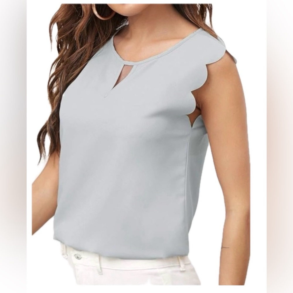SHEIN Grey Scalloped Sleeve Key Hole,V-Neck. Women's Size‎ Medium